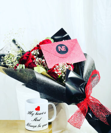 Exceptional bouquet Set Online TNEGifts in UAE