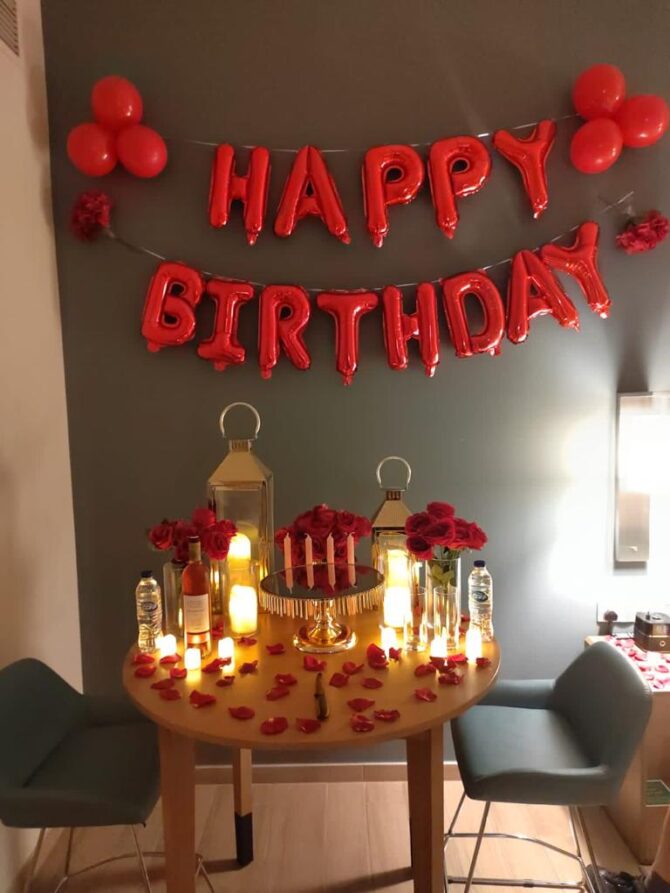 amazed candlelight birthday setup